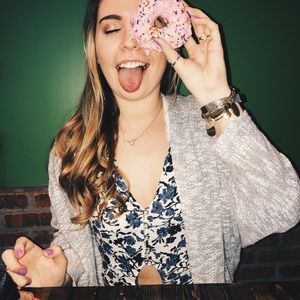 American Eagle Outfitters Blue Floral Crop Top